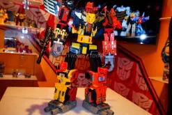 Hasbro POTP Titan Class Predaking Feral Rex Set Of 5 Figures -Chic Toy Shop 3e1d31c38a