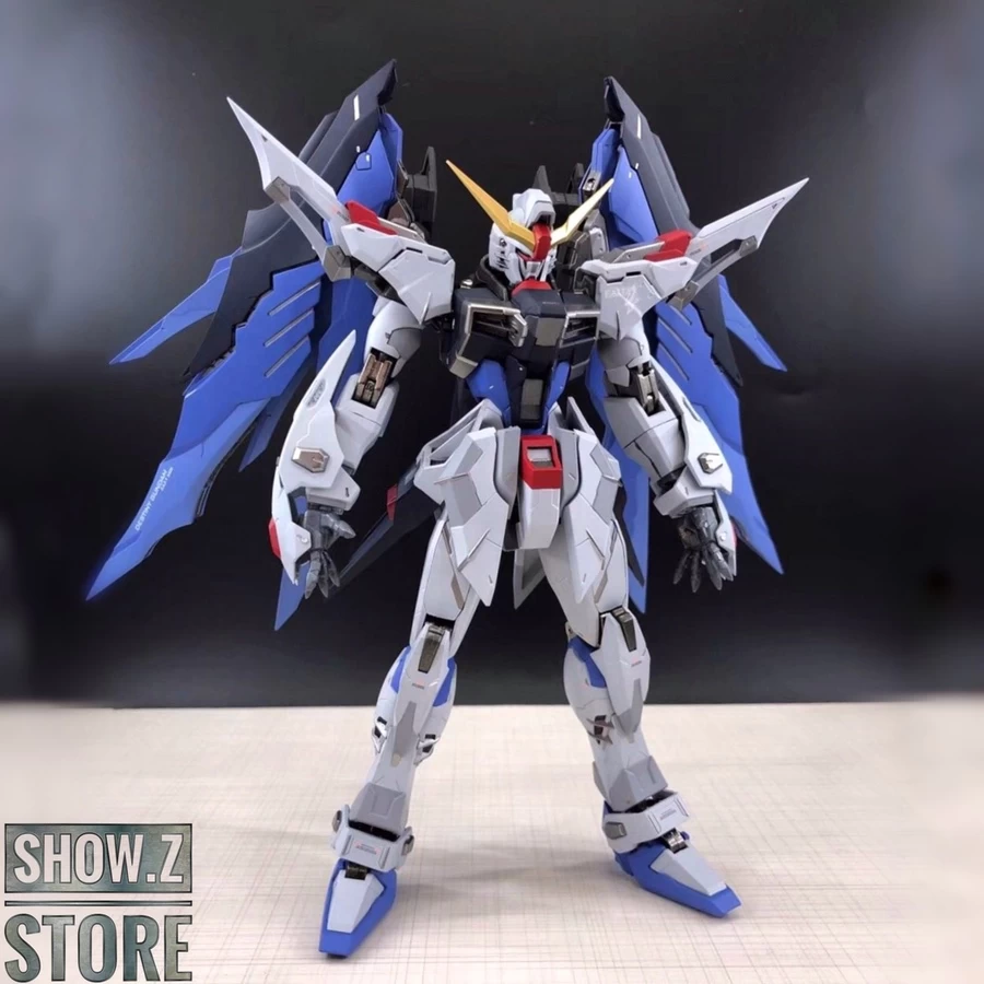 Metal Club 1/100 ZGMF-X42S Destiny Gundam W/ ZGMF-X10A Freedom Gundam Color Scheme 1 Metal Club 1/100 ZGMF-X42S Destiny Gundam W/ ZGMF-X10A Freedom Gundam Color Scheme